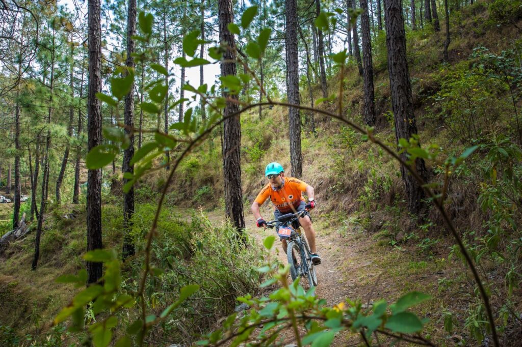 ASHISH NAGPAL ON A PICTURESQUE SINGLE TRAIL FOREST PATCH DURING MTB SHIMLA 2016 © SWATI CHAUHAN