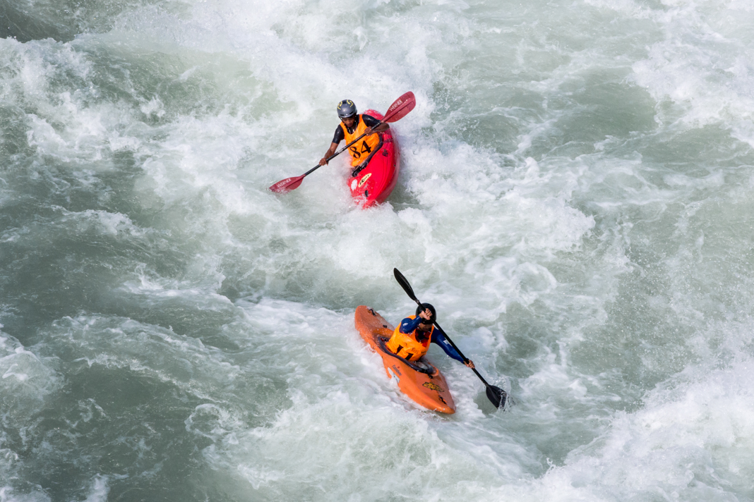 KAYAKERS DURING THE BOATER-CROSS. PHOTO © SWATI CHAUHAN _ THE OUTDOOR JOURNAL